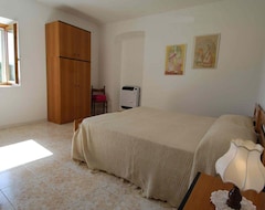 Toàn bộ căn nhà/căn hộ 2 Bedroom Accommodation In Tocco Da Casauria (Tocco da Casauria, Ý)