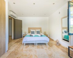 Hotel Beautiful New Villa Of 300 Square Meters With Heated Pool (Saint-´Cézaire-sur Siagne, Francuska)