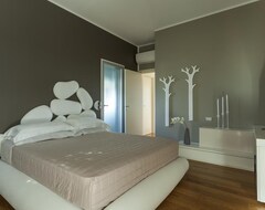 The One Hotel - Designed For Adults - Pet Lovers (Riccione, Italija)