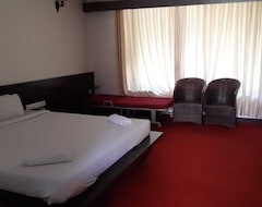 Khách sạn Emerald County Resorts & Clubs (Pune, Ấn Độ)