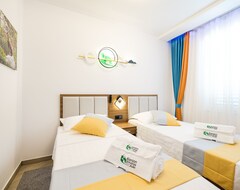 Khách sạn Hotel Kanjon Zrmanje (Obrovac, Croatia)