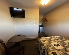Toàn bộ căn nhà/căn hộ (#1) Clean, Updated Motel Room (Faulkton, Hoa Kỳ)