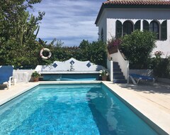 Hele huset/lejligheden Villa With Direct Beach Access. Walled Garden And Private Swimming Pool (Algeciras, Spanien)