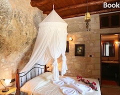 Hele huset/lejligheden Luxurious Stone Cave With Pool And Sea View (Chania, Grækenland)