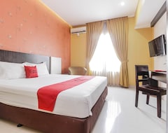 Hotel Reddoorz At La Mega Near Pasar Pagi Cirebon (Cirebon, Indonezija)
