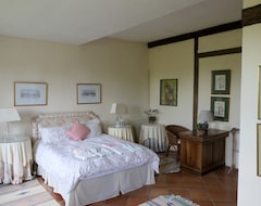 Tüm Ev/Apart Daire Chateau Des Egrons; Elegance In A Magical Setting, Tennis Court And Heated Pool (Riocaud, Fransa)