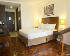 Hotel Fersal Neptune Makati (Makati, Filipinas)