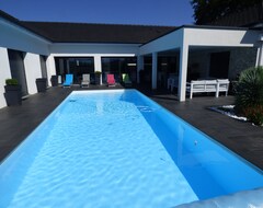 Cijela kuća/apartman Modern Villa With Heated Pool, 6 To 10 People (Poey-de-Lescar, Francuska)