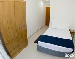 Khách sạn Apartamentos Sinha (Penha, Brazil)