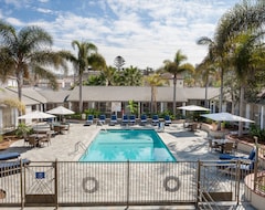 Resort Holiday Inn Express and Suites La Jolla - Windansea Beach, and IHG Hotel (La Jolla, USA)