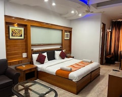 Khách sạn TJS Royal Hotel (Delhi, Ấn Độ)