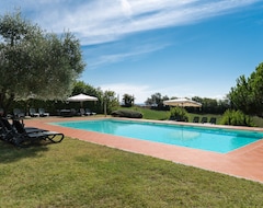 Hele huset/lejligheden Beautiful House On Garden With Shared Pool Just A Few Minutes Siena Tuscany (Siena, Italien)