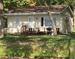 Entire House / Apartment Lake Miltona, Mn Weekly Rental Cabin Is Located Right On The Beach. (Miltona, USA)