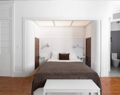 Hank / Innvict - One Bedroom Hotel, Sleeps 2 (Oporto, Portugal)