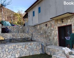 Koko talo/asunto Lazar Apartmani (Banja Vrdnik, Serbia)