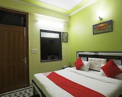 Hotel Oyo 46228 Green House Palace (Noida, India)