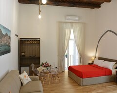 Oda ve Kahvaltı Domus Studio 25 bed & breakfast (Napoli, İtalya)