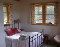 Hele huset/lejligheden Spectacular Kezar Lake Property On Eastern Shore Of Upper Bay;white Mtn Sunsets (Waterford, USA)