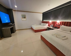 The Times Hotel (Angeles, Filipinas)