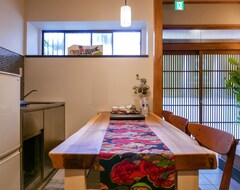 Khách sạn Kumomachiya Nijojo Holiday House (Kyoto, Nhật Bản)