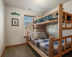 Khách sạn Gorgeous Lakefront 2 Bedroom Bungalow! (Dover, Hoa Kỳ)