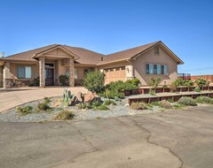 Cijela kuća/apartman New! Lux Home W/outdoor Oasis, 20mi To Sacramento (Elk Grove, Sjedinjene Američke Države)