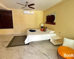 Entire House / Apartment 100%familiar Y Lujo, Gratis Wifi (Tonala, Mexico)