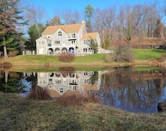 Toàn bộ căn nhà/căn hộ Lakefront Estate (Berlin, Hoa Kỳ)