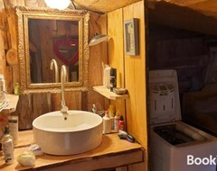 Oda ve Kahvaltı LA CABANE, petite chambre agreable dans maison en bois (Valdeblore, Fransa)