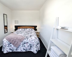 Entire House / Apartment Bach 1 - Loburn Bach Accommodation (Ngawi, New Zealand)