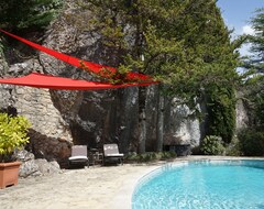 Toàn bộ căn nhà/căn hộ Stunning charming detached house with private heated pool (La Roque-Sainte-Marguerite, Pháp)