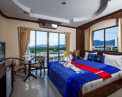 Khách sạn Hotel Triple Rund Place (Patong Beach, Thái Lan)