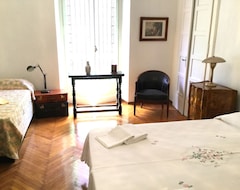 Cijela kuća/apartman Charming Apartment Close To The Center (Torino, Italija)
