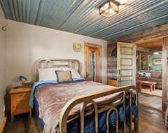 Casa/apartamento entero Costitch Lake Homestead – Historic 4 Bdr Home W/ Extraordinary Views! (Eureka, EE. UU.)
