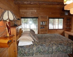 Cijela kuća/apartman Moose River Resort & Hot Tub - 900 Sq.Ft. Ranch Chalet, Gazebo, Dock (Sterling, Sjedinjene Američke Države)