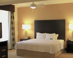 Khách sạn 2 Connecting Suites With 2 Beds And 2 Sofabeds At A Full Service Hotel By Suiteness (Victoria, Hoa Kỳ)