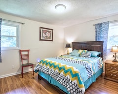 Otel Newly Totally Renovated In Lithonia, Sleeps 10 People 15 Parkings.! (Lithonia, ABD)