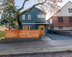 Casa/apartamento entero Maple Leaf Retreat |2bd 3b| Garage Parking (Seattle, EE. UU.)