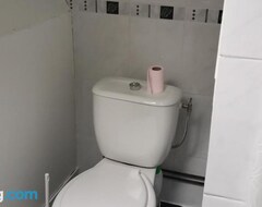 Cijela kuća/apartman Chambre double avec salle de bains privative (Moyon, Francuska)