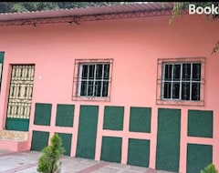 Nhà trọ Reyes, Hostal & Bar (Santa Ana, El Salvador)