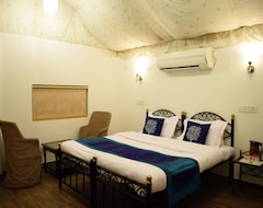 Khách sạn OYO 4353 Aravali Tent Resort (Udaipur, Ấn Độ)