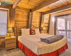 Cijela kuća/apartman Big Bear Cabin With Fenced Yard Less Than 2 Mi To Snow Summit (Big Bear Lake, Sjedinjene Američke Države)