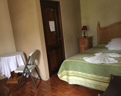 Hotel Vista Dorada Hacia Dios (Santiago Atitlán, Guatemala)