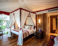 Hotel Muise Tented Camp Resort (Beichuan, China)