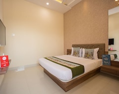 OYO 10939 Hotel Sangam (Pune, India)