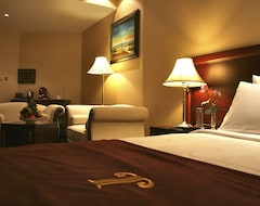 Khách sạn Hotel Trianon (Abu Dhabi, Các tiểu vương quốc Ả Rập Thống Nhất)
