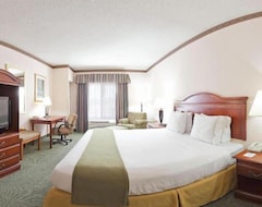 Hotel Holiday Inn Express & Suites Cleveland (Cleveland, USA)