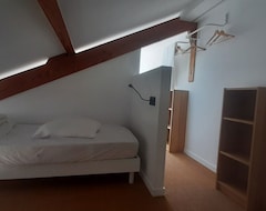 Koko talo/asunto Gite 10+ People, Bright Rooms + Dormitory (Garrosse, Ranska)