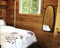 Entire House / Apartment We Are An Off Grid Resort With Peace And Tranquillity. Pet Friendly. (River Valley, Canada)