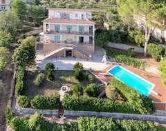 Toàn bộ căn nhà/căn hộ Beautiful And Large House With Private Pool. (Vallerotonda, Ý)